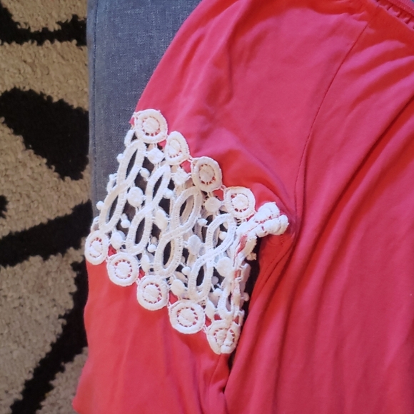 Pink blouse - Picture 2 of 3